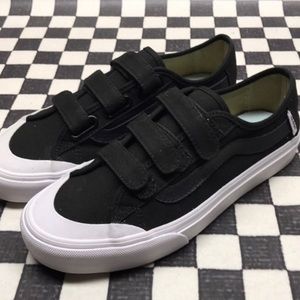 Vans Velcro Strap Old Skools with Toe Cap Ultra Cush